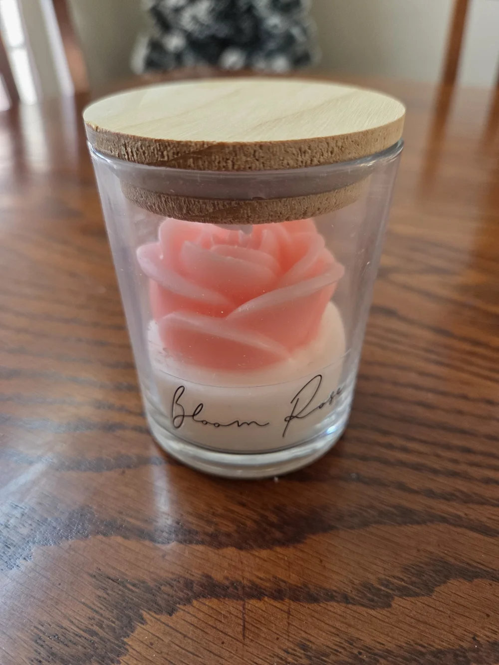 Love Story C Candle Blossom Rose with Wooden Lid